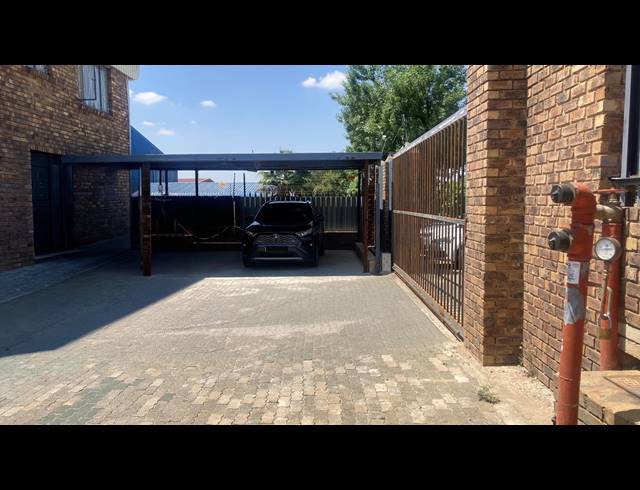 1,500M² WAREHOUSE FOR SALE IN KYA SANDS